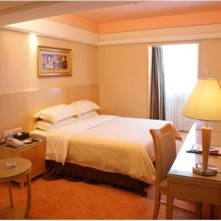 Vienna Grand Theater Branch Hotel Shenzhen Bagian luar foto